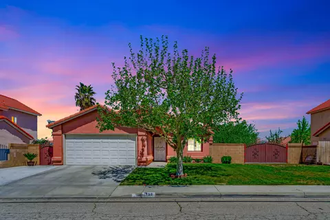 1739 Michael Dr, Lancaster, CA 93535