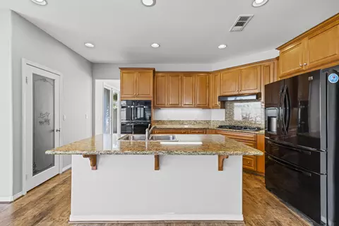 Kitchen - 44464 37th St W, Lancaster, CA 93536 photo 1 of 8
