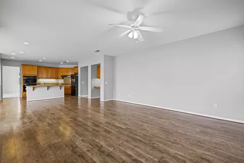 Living - 44464 37th St W, Lancaster, CA 93536 photo 4 of 5