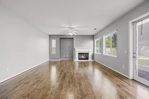 Living - 44464 37th St W, Lancaster, CA 93536 photo 2 of 5