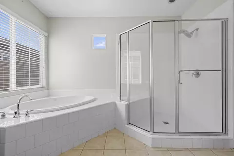 Bath - 44464 37th St W, Lancaster, CA 93536 photo 5 of 7