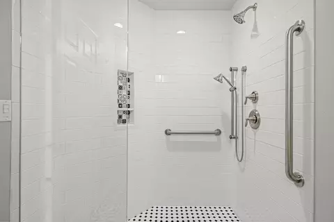 Bath - 44464 37th St W, Lancaster, CA 93536 photo 2 of 7