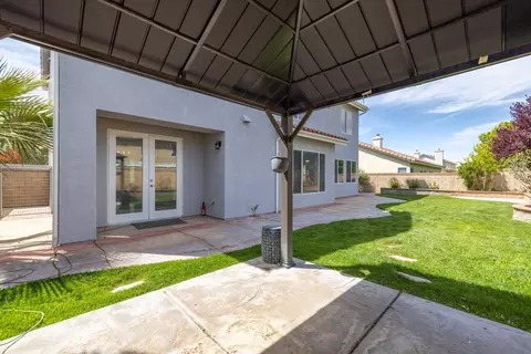 Exterior - 44464 37th St W, Lancaster, CA 93536 photo 6 of 6