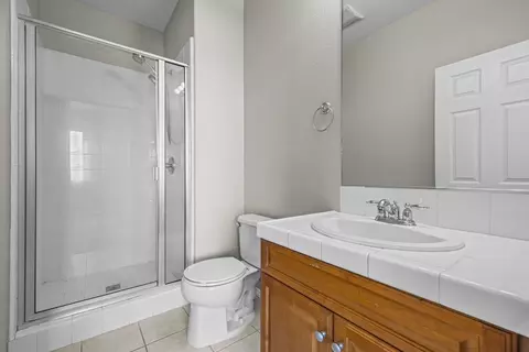 Bath - 44464 37th St W, Lancaster, CA 93536 photo 6 of 7