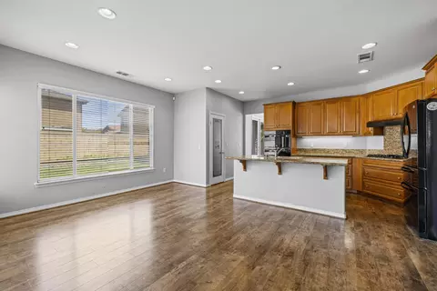 Living - 44464 37th St W, Lancaster, CA 93536 photo 1 of 5