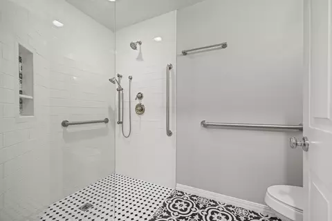 Bath - 44464 37th St W, Lancaster, CA 93536 photo 1 of 7