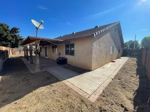 Exterior - 43941 Estrella Ln, Lancaster, CA 93535 photo 3 of 6