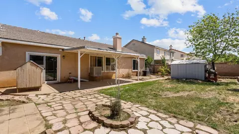 Exterior - 37329 Robin Ln, Palmdale, CA 93550 photo 6 of 10
