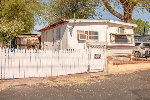 45446 7th St E #40, Lancaster, CA 93535