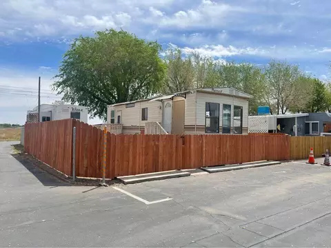45446 7th St E #SPC 37, Lancaster, CA 93535