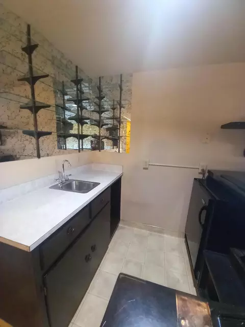 Bath - 45038 Lorimer Ave, Lancaster, CA 93534 photo 1 of 7