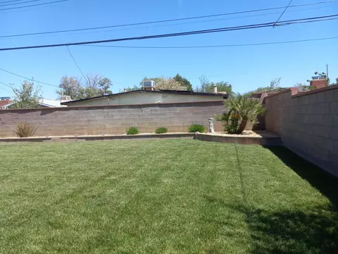 Exterior - 45038 Lorimer Ave, Lancaster, CA 93534 photo 4 of 7