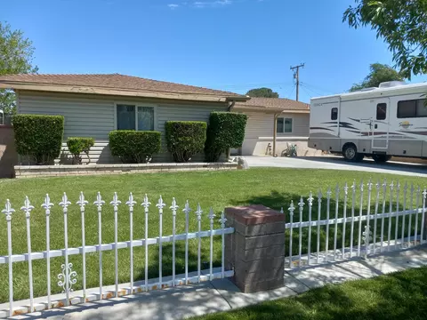 Exterior - 45038 Lorimer Ave, Lancaster, CA 93534 photo 2 of 7