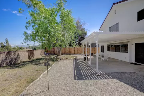 Exterior - 39726 Dover Dr, Palmdale, CA 93551 photo 9 of 10