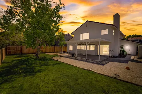 Exterior - 39726 Dover Dr, Palmdale, CA 93551 photo 2 of 10