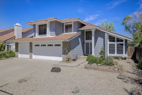 Exterior - 39726 Dover Dr, Palmdale, CA 93551 photo 3 of 10