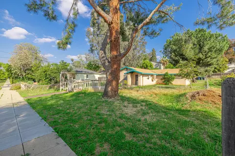 Exterior - 168 Highland Ave E, Redlands, CA 92374 photo 14 of 24