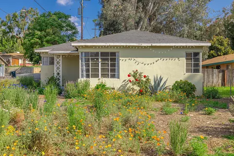 Exterior - 168 Highland Ave E, Redlands, CA 92374 photo 5 of 24
