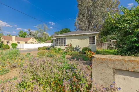 Exterior - 168 Highland Ave E, Redlands, CA 92374 photo 6 of 24