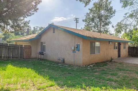 Exterior - 168 Highland Ave E, Redlands, CA 92374 photo 21 of 24