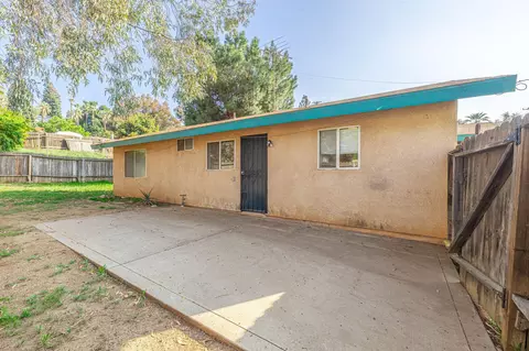 Exterior - 168 Highland Ave E, Redlands, CA 92374 photo 18 of 24