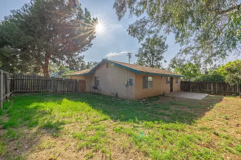Exterior - 168 Highland Ave E, Redlands, CA 92374 photo 20 of 24