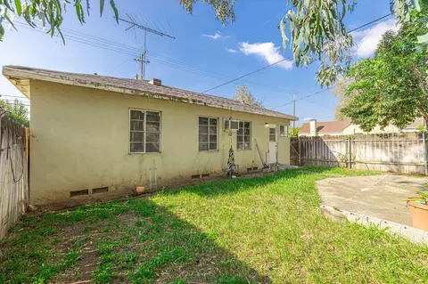 Exterior - 168 Highland Ave E, Redlands, CA 92374 photo 11 of 24
