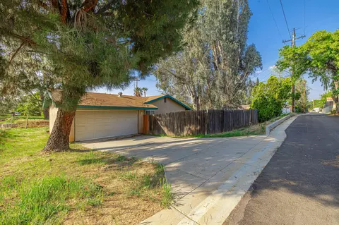 Exterior - 168 Highland Ave E, Redlands, CA 92374 photo 22 of 24