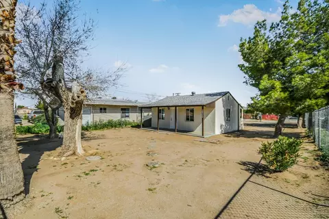 Exterior - 38540 9th St E, Palmdale, CA 93550 photo 3 of 4