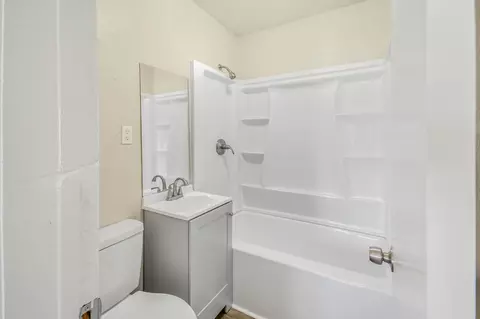 Bath - 38540 9th St E, Palmdale, CA 93550 photo 1 of 1