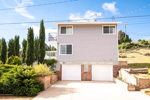 14320 Date Tree St, Lake Hughes, CA 93532