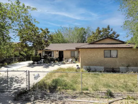 3302 Avenue L4 W, Lancaster, CA 93536