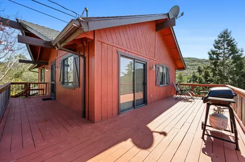 Exterior - 24270 Jacaranda Dr, Tehachapi, CA 93561 photo 8 of 18