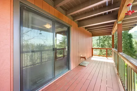 Exterior - 24270 Jacaranda Dr, Tehachapi, CA 93561 photo 6 of 18