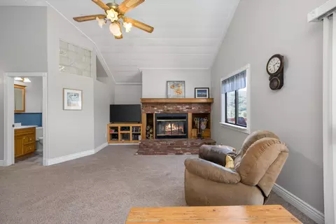 Living - 24270 Jacaranda Dr, Tehachapi, CA 93561 photo 3 of 5