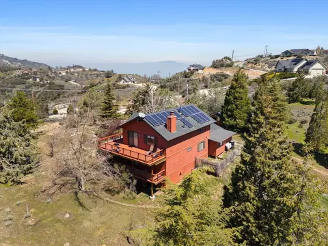 View/Area - 24270 Jacaranda Dr, Tehachapi, CA 93561 photo 4 of 12