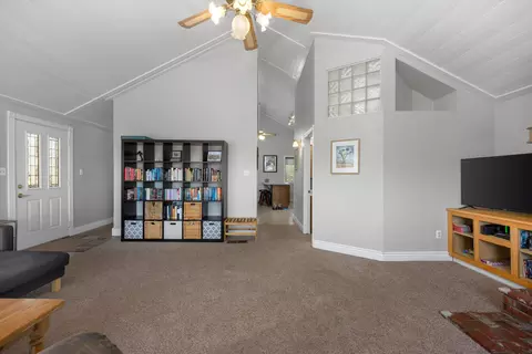 Bedroom - 24270 Jacaranda Dr, Tehachapi, CA 93561 photo 1 of 5