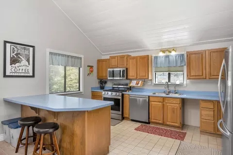 Kitchen - 24270 Jacaranda Dr, Tehachapi, CA 93561 photo 1 of 7