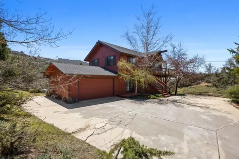 Exterior - 24270 Jacaranda Dr, Tehachapi, CA 93561 photo 3 of 18