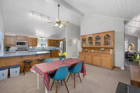 Dining - 24270 Jacaranda Dr, Tehachapi, CA 93561 photo 2 of 2