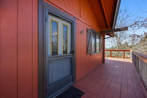 Exterior - 24270 Jacaranda Dr, Tehachapi, CA 93561 photo 10 of 18