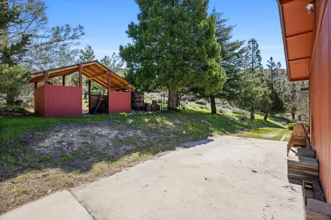 Exterior - 24270 Jacaranda Dr, Tehachapi, CA 93561 photo 13 of 18