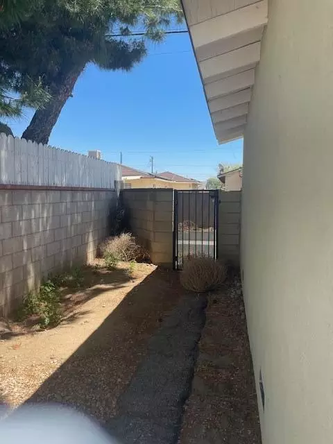38656 30th St E, Palmdale, CA 93550 photo 21