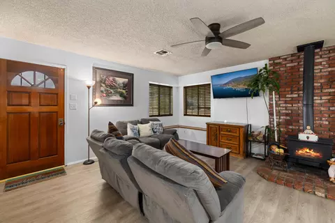 Living - 22209 Mccarthy Dr, Tehachapi, CA 93561 photo 1 of 4
