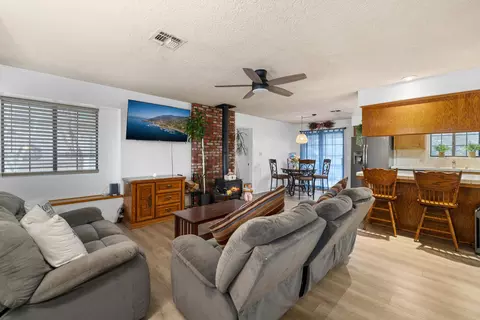 Living - 22209 Mccarthy Dr, Tehachapi, CA 93561 photo 2 of 4