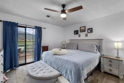 Bedroom - 22209 Mccarthy Dr, Tehachapi, CA 93561 photo 2 of 4