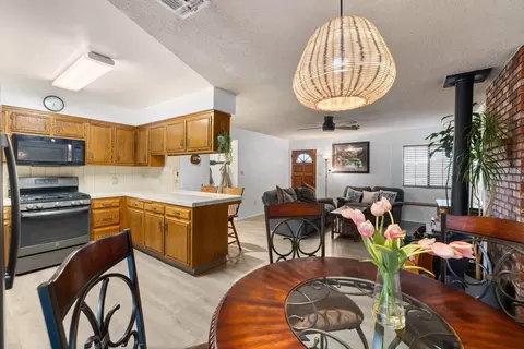Kitchen - 22209 Mccarthy Dr, Tehachapi, CA 93561 photo 6 of 6