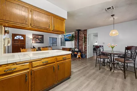 Kitchen - 22209 Mccarthy Dr, Tehachapi, CA 93561 photo 5 of 6
