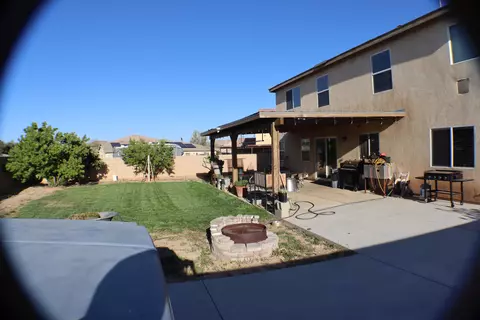 Exterior - 1713 Thomas Dr, Lancaster, CA 93535 photo 6 of 7