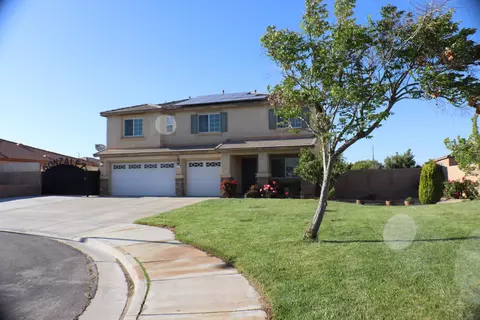 Exterior - 1713 Thomas Dr, Lancaster, CA 93535 photo 2 of 7
